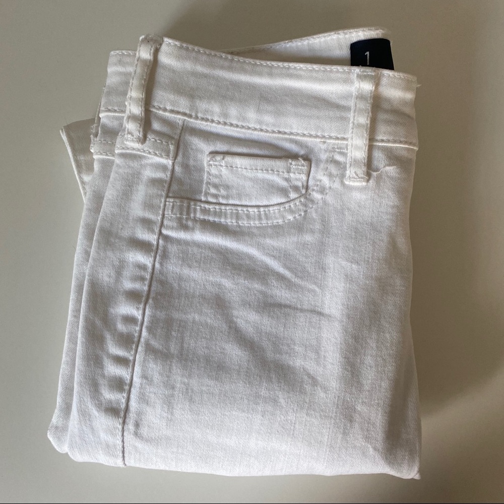 Hollister | White Crop High Rise Ripped Jeans Sz 1